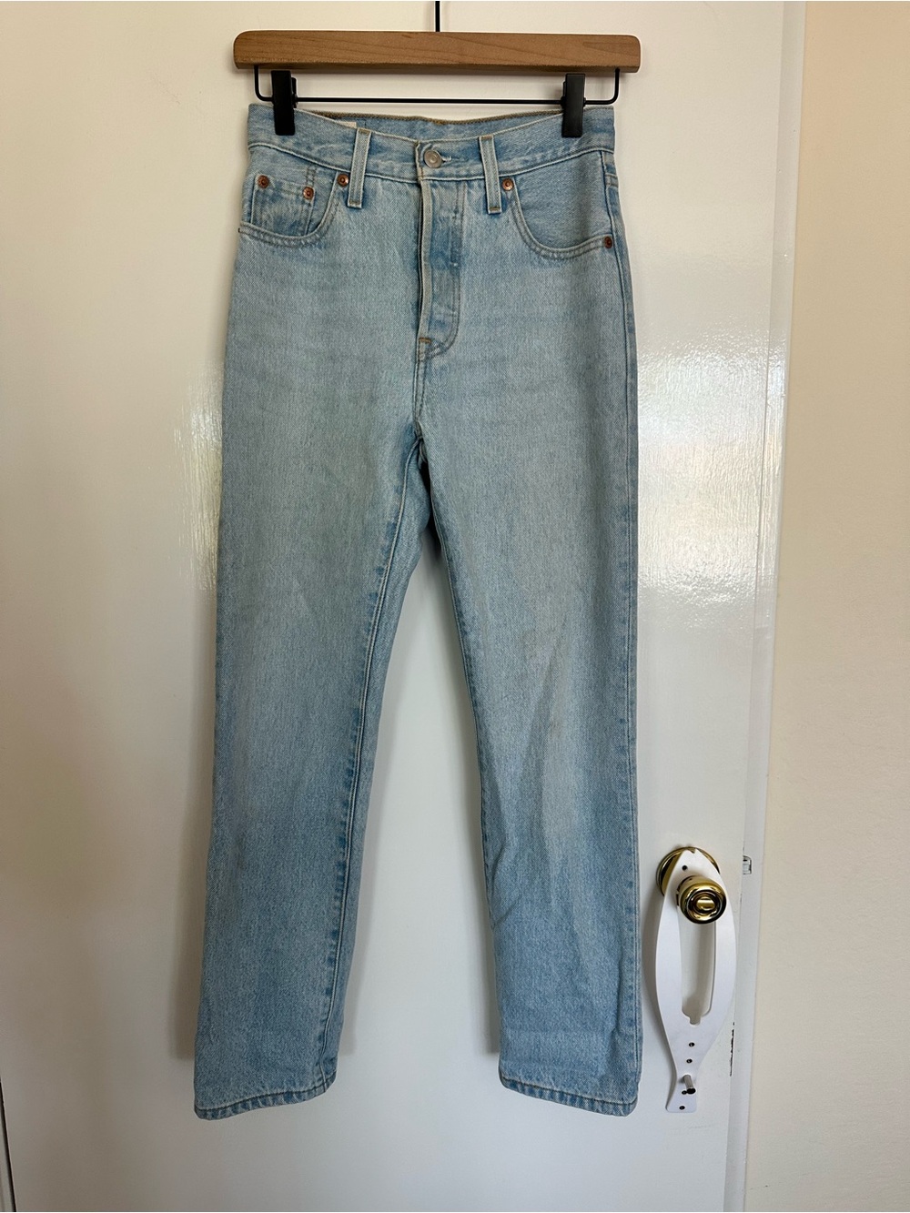 Womens Levi's 601  Light Blue Denim Jeans, size 23, 100% cotton